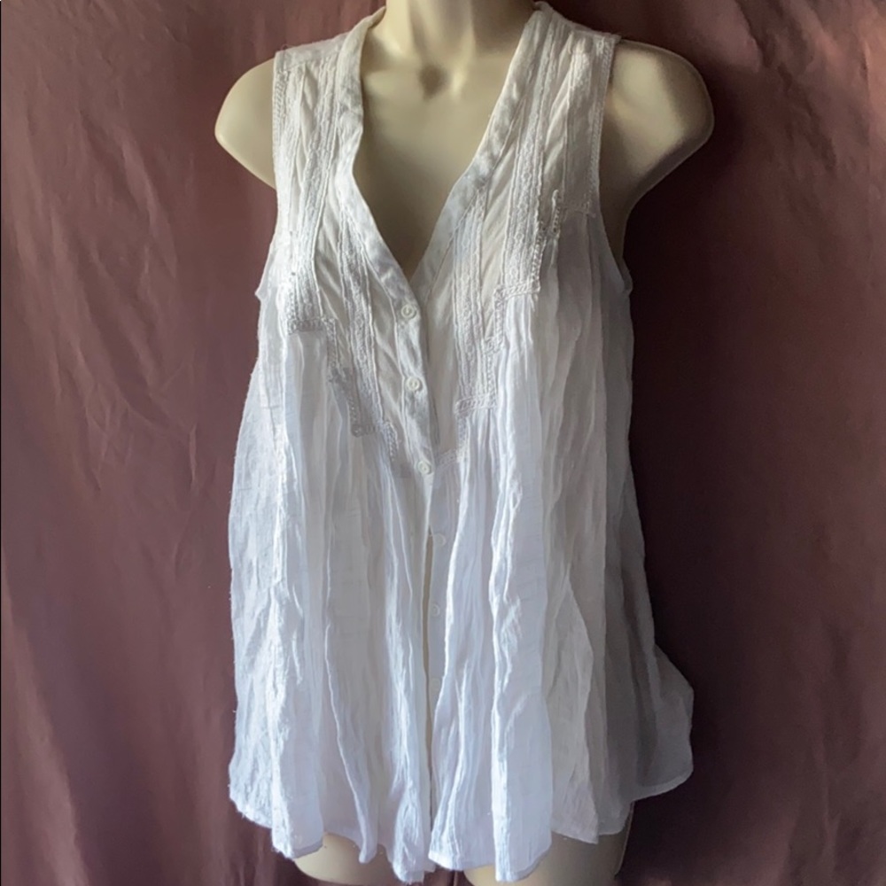 DM BM sleeveless blouse